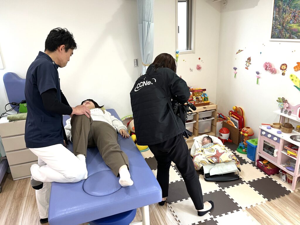 あんどう接骨院 産後骨盤矯正
CCnetより取材を受けている様子。