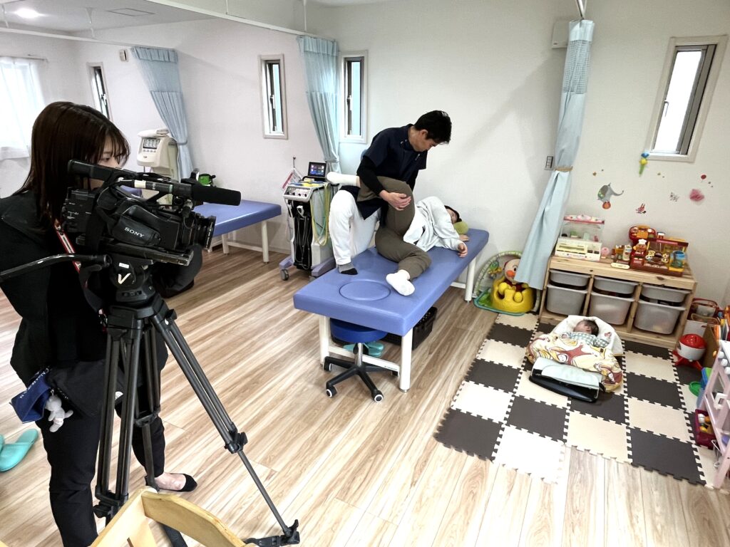 あんどう接骨院 産後骨盤矯正
CCnetより取材を受ける様子。